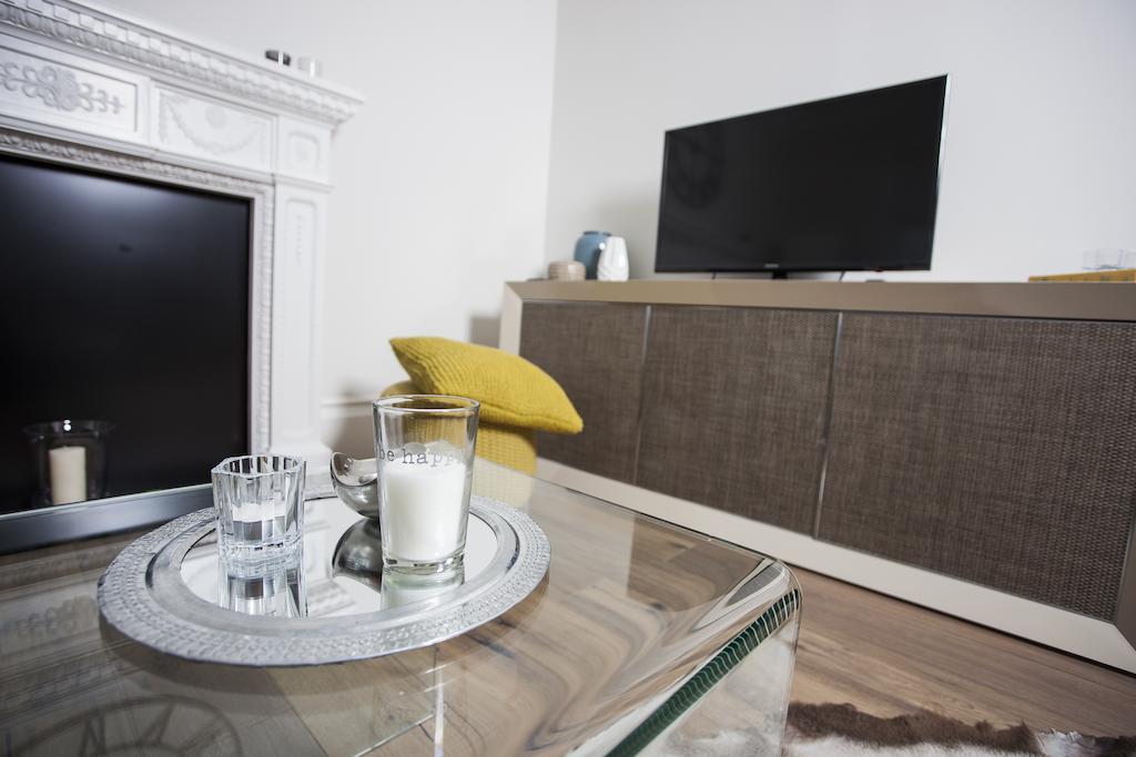 Ambassade Apartment *