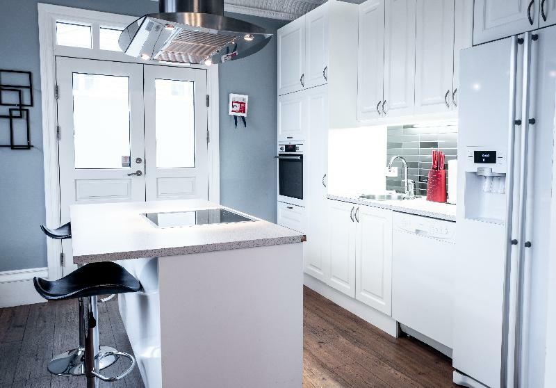 Ambassade Apartment *